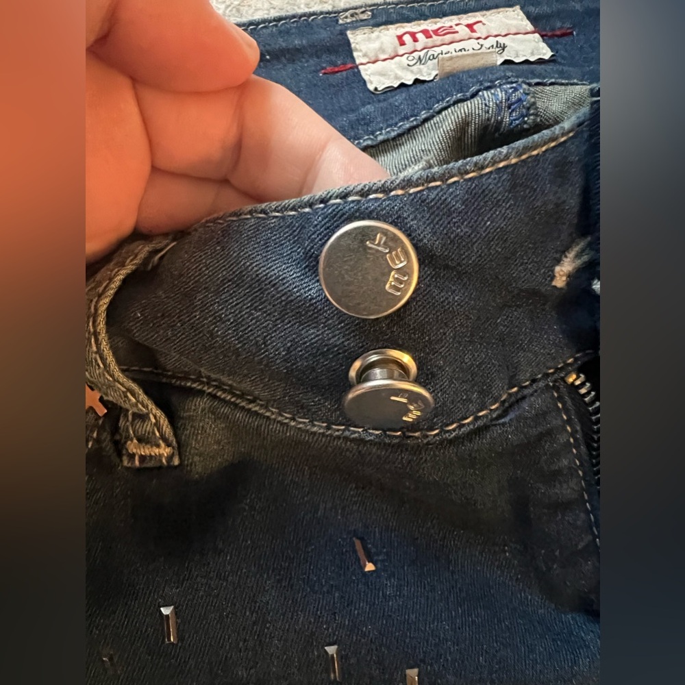 Authentic MET Jeans with Appliqué - Picture 7 of 12